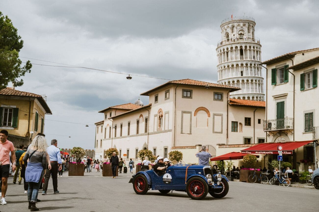 Monumenti e auto storiche