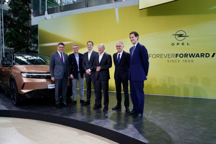 Opel - John Elkann e Carlos Tavares