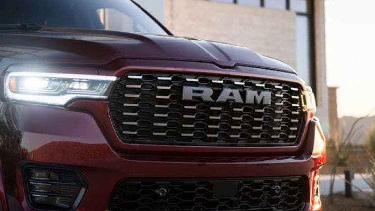 Ram sta subendo la rimonta spaventosa di un pick-up Toyota