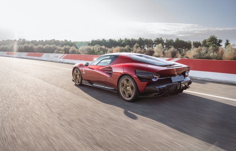 Nuova Alfa Romeo 33 Stradale - Valtteri Bottas