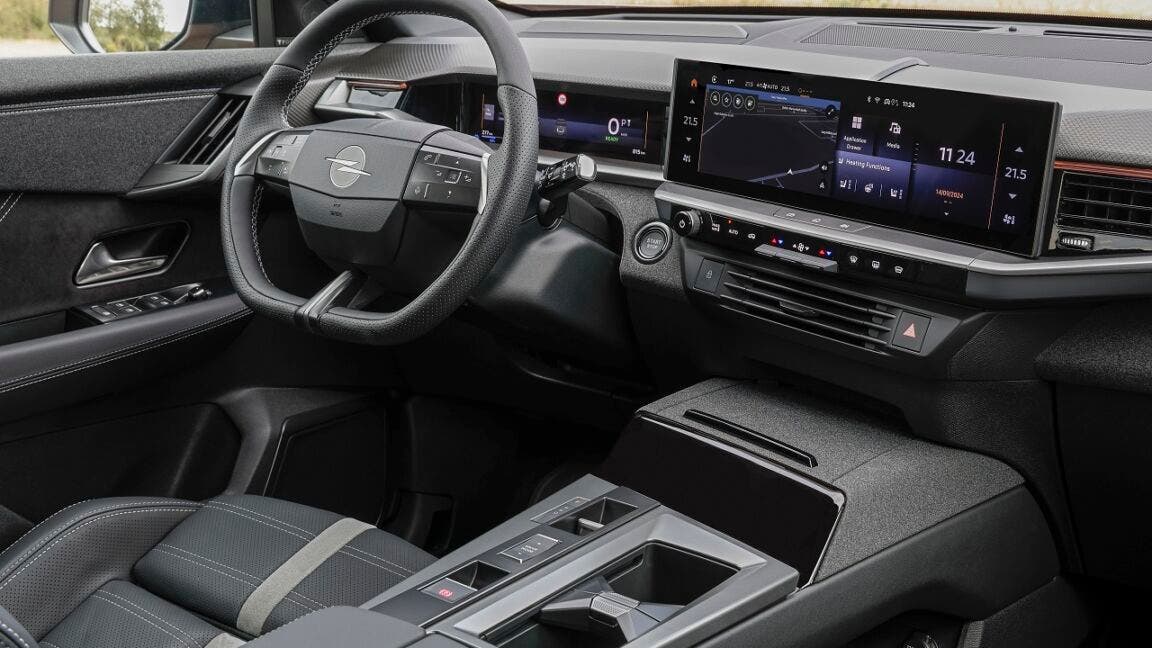  Foto zu Nuova Opel Corsa: ecco come cambierà nel 2026 con la futura generazione 