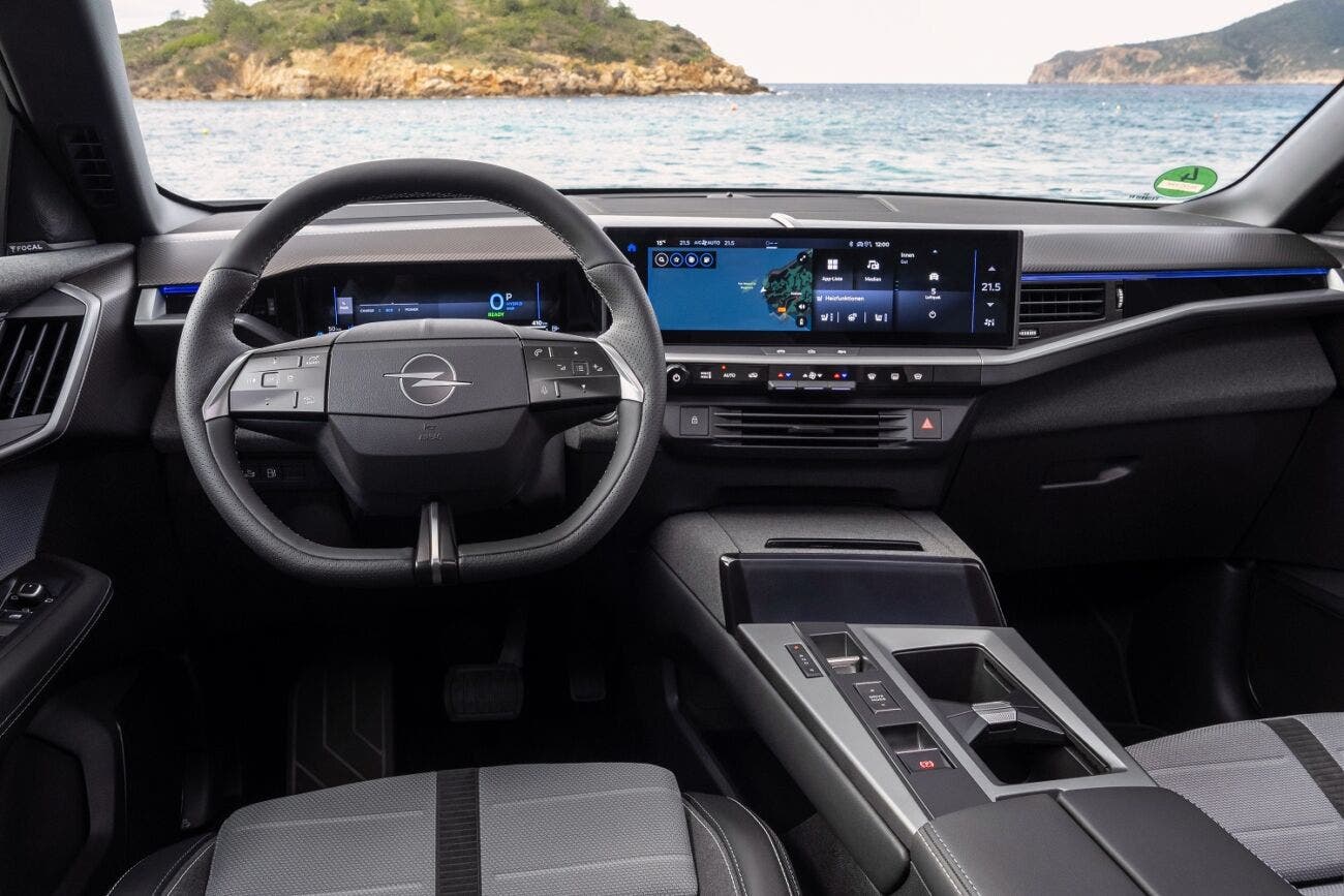 Nuova Opel Grandland Plug-in Hybrid