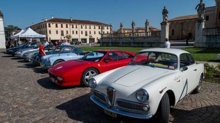 Auto storiche ruote nella storia