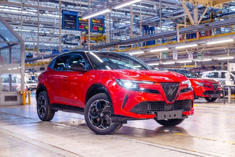 Alfa Romeo Junior Ibrida Q4
