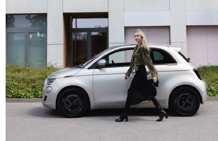 Fiat 500e Giorgio Armani Collector's Edition