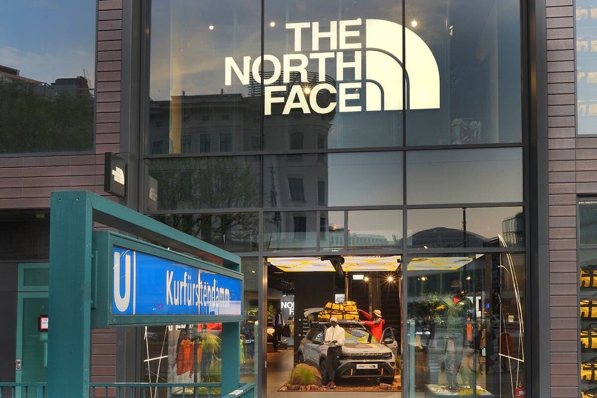 Jeep Avenger 4xe The North Face Edition: L'Avventura Urbana Debutta a Berlino!