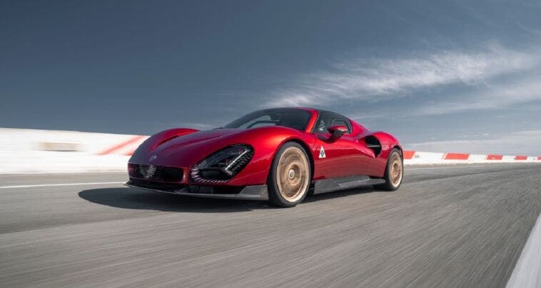 Nuova Alfa Romeo 33 Stradale