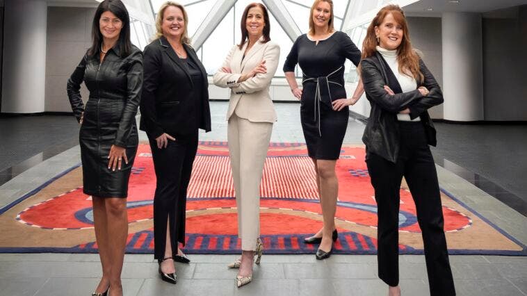 Sei dirigenti di Stellantis riconosciute tra le 100 donne leader nel settore auto in Nord America