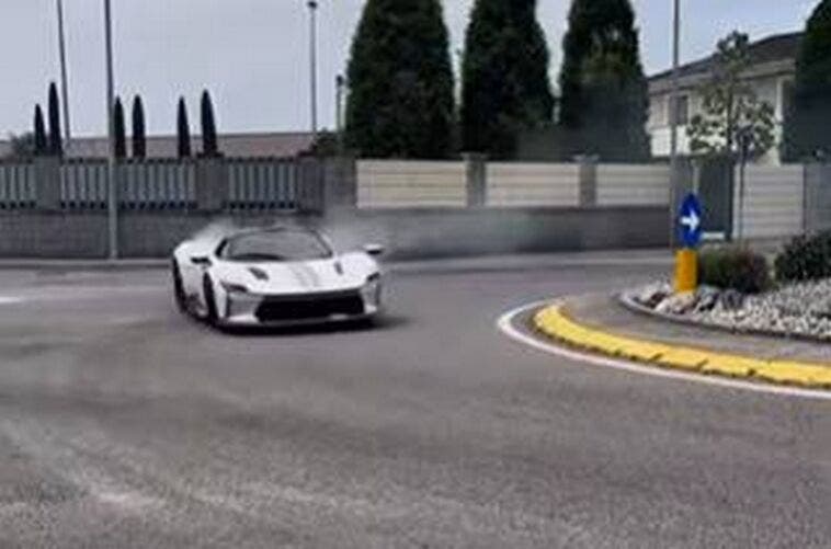 Drifting Ferrari Daytona SP3