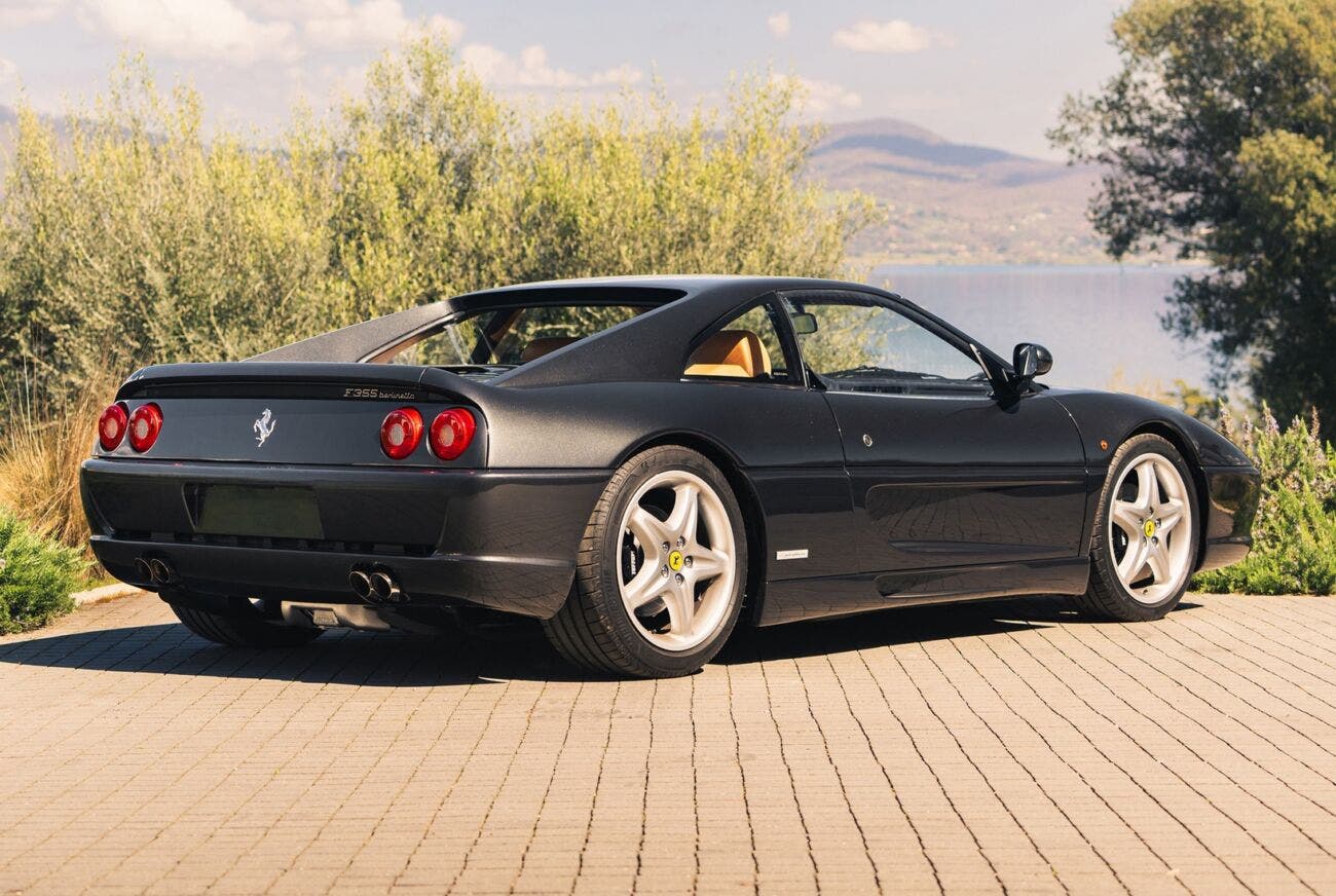 Ferrari F355 berlinetta nera