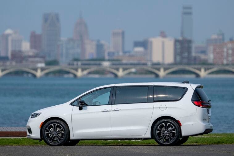 Chrysler Pacifica 100th Anniversary Edition