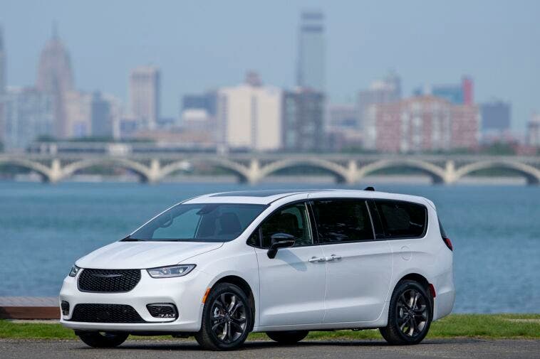 Chrysler Pacifica 100th Anniversary Edition