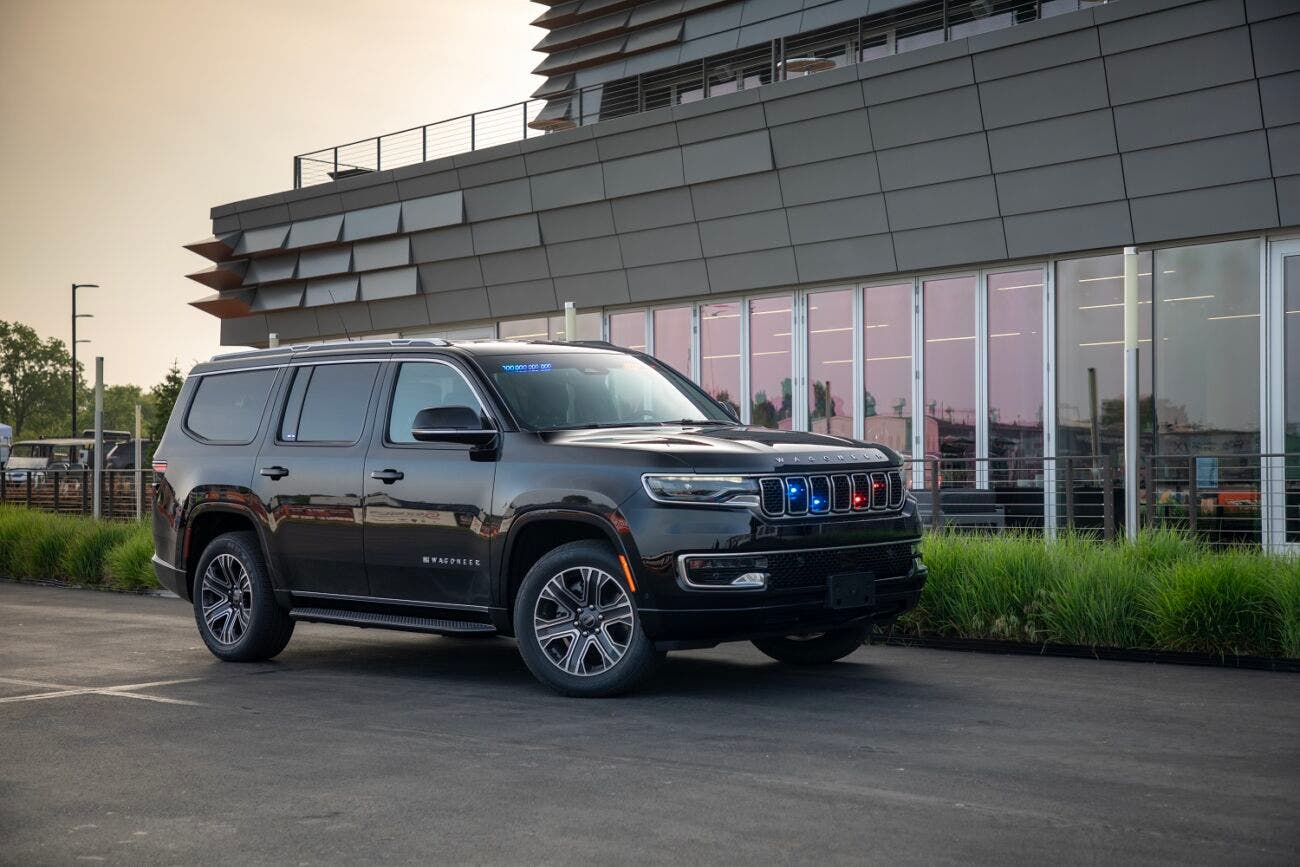 Jeep Wagoneer Commander Operations 