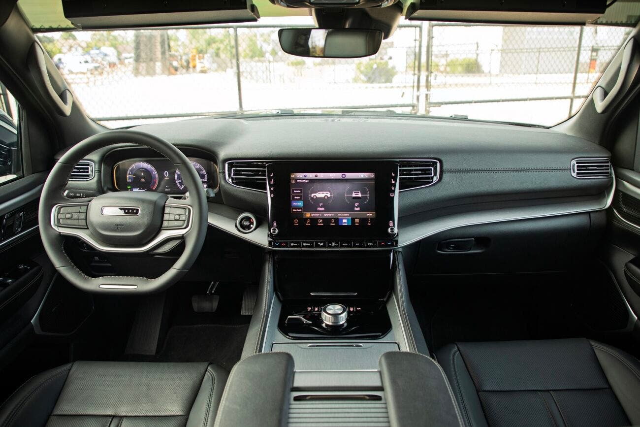 Jeep Wagoneer Commander Operations 