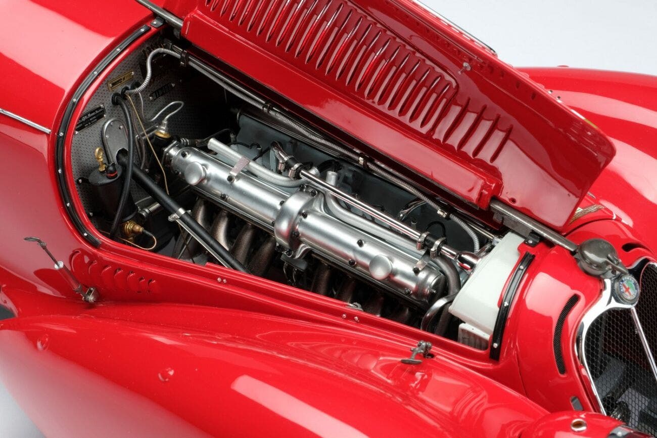 Alfa Romeo 8C 2900 in scala 1:8