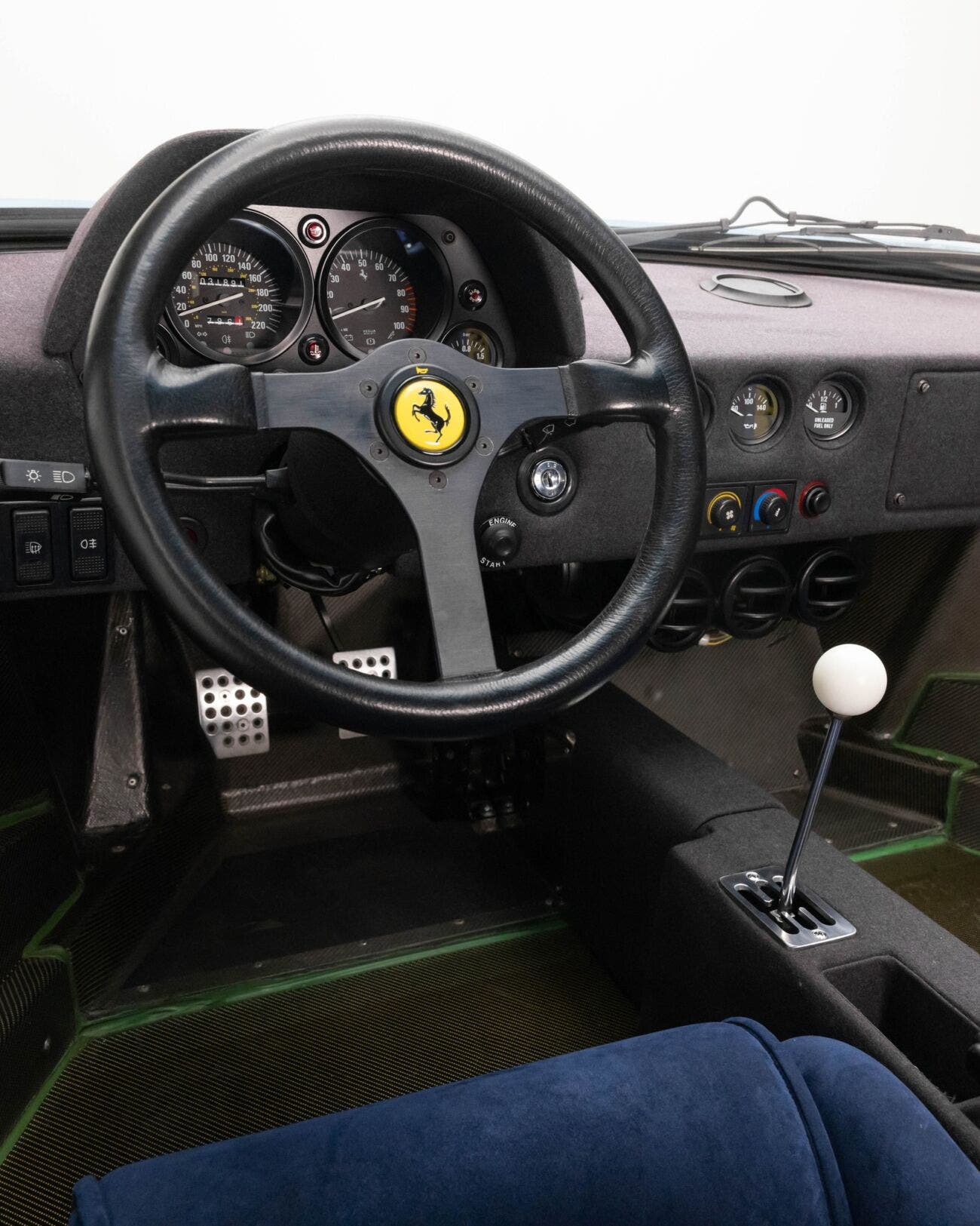 Interni F40