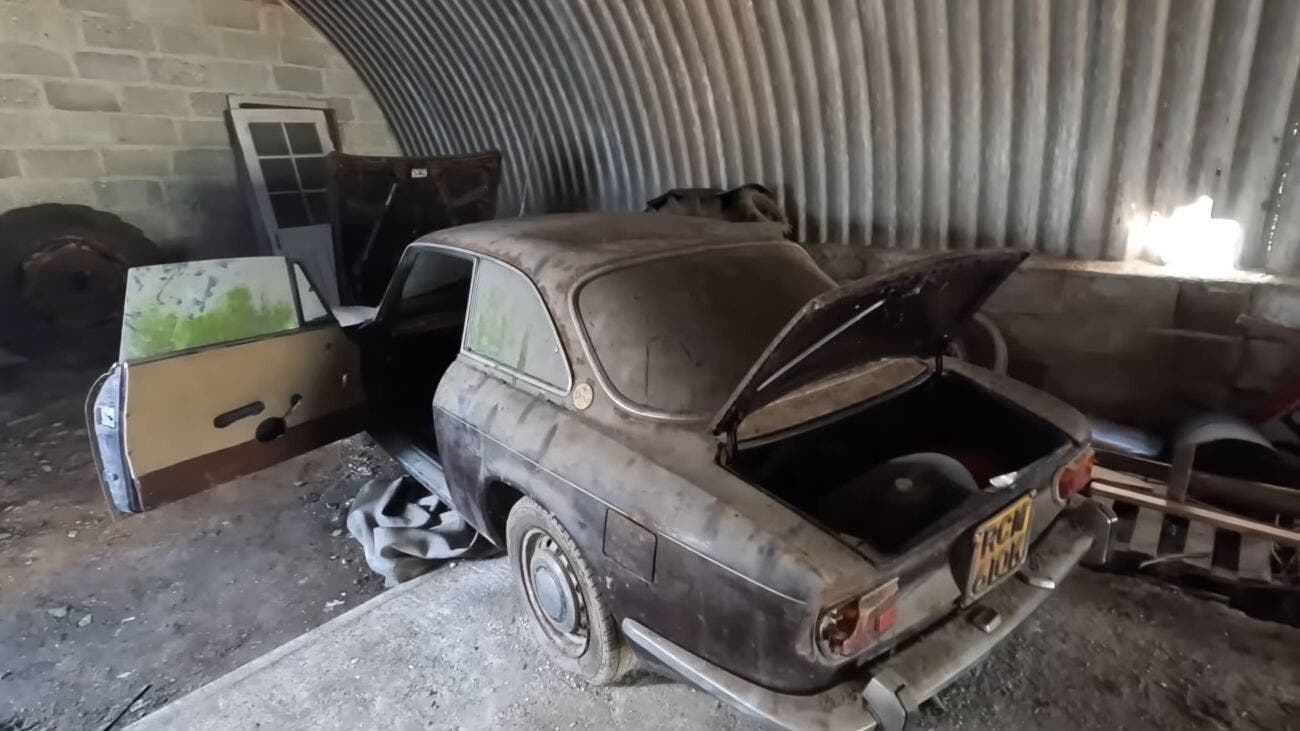 Alfa Romeo GTV RC Classic Garage