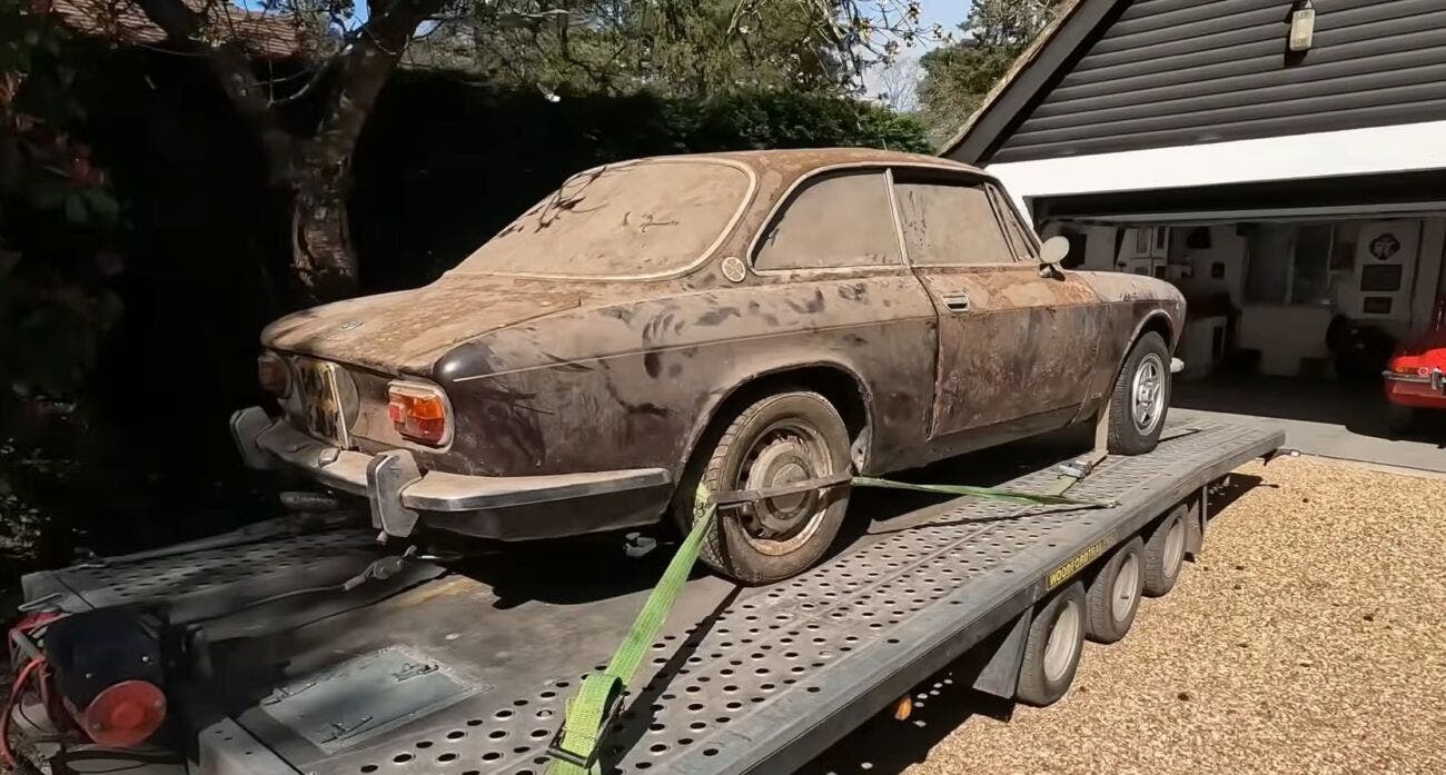 Alfa Romeo GTV RC Classic Garage