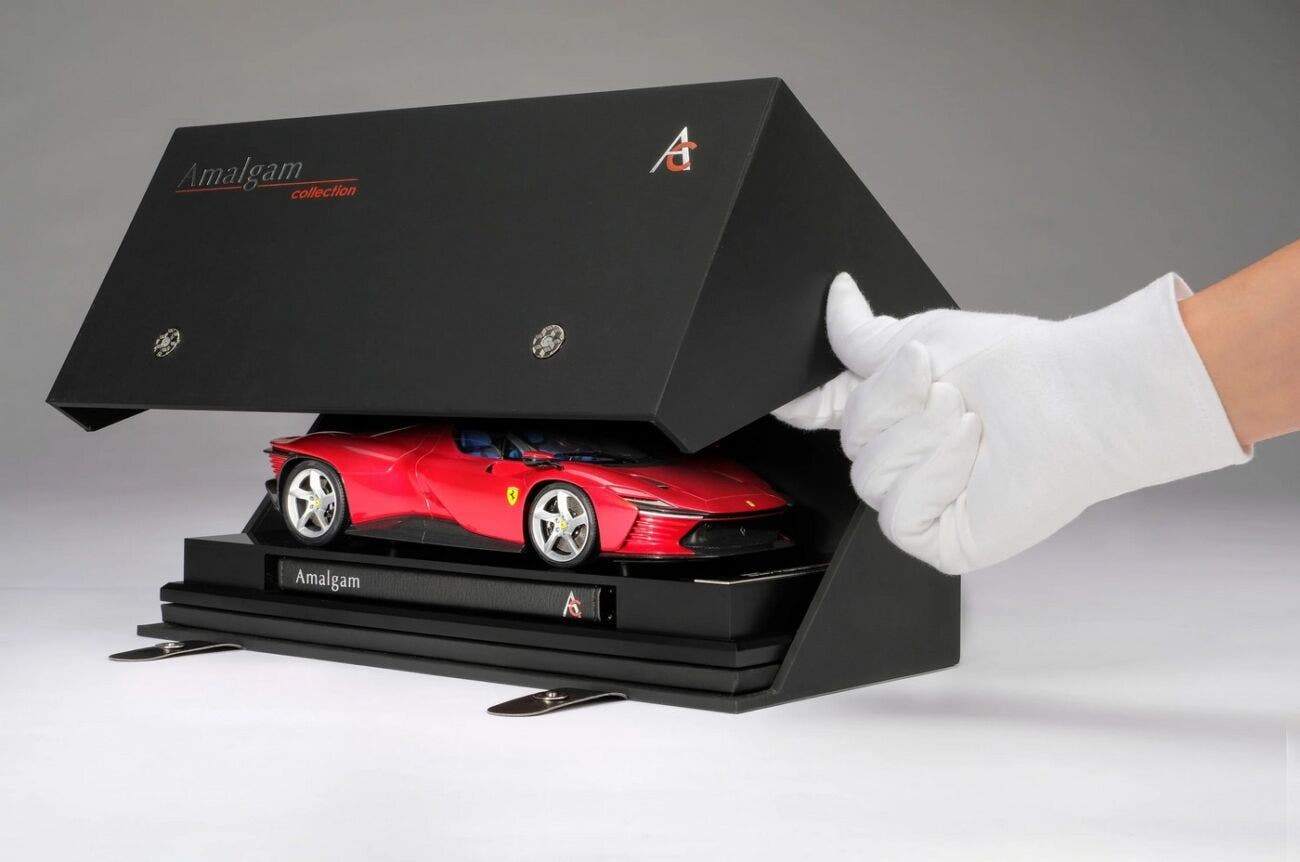 Ferrari Daytona SP3 scala 1:18