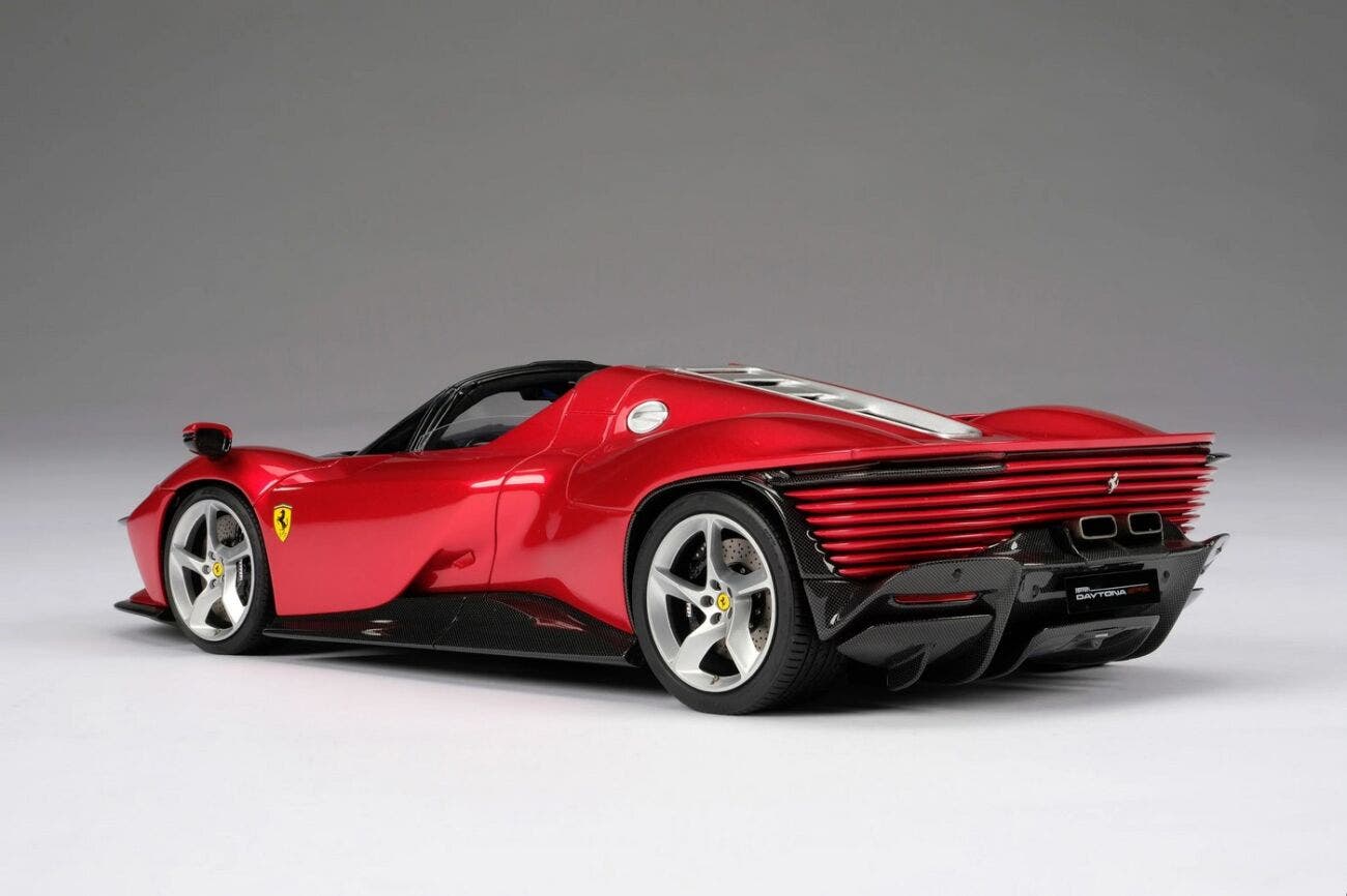 Ferrari Daytona SP3 scala 1:18