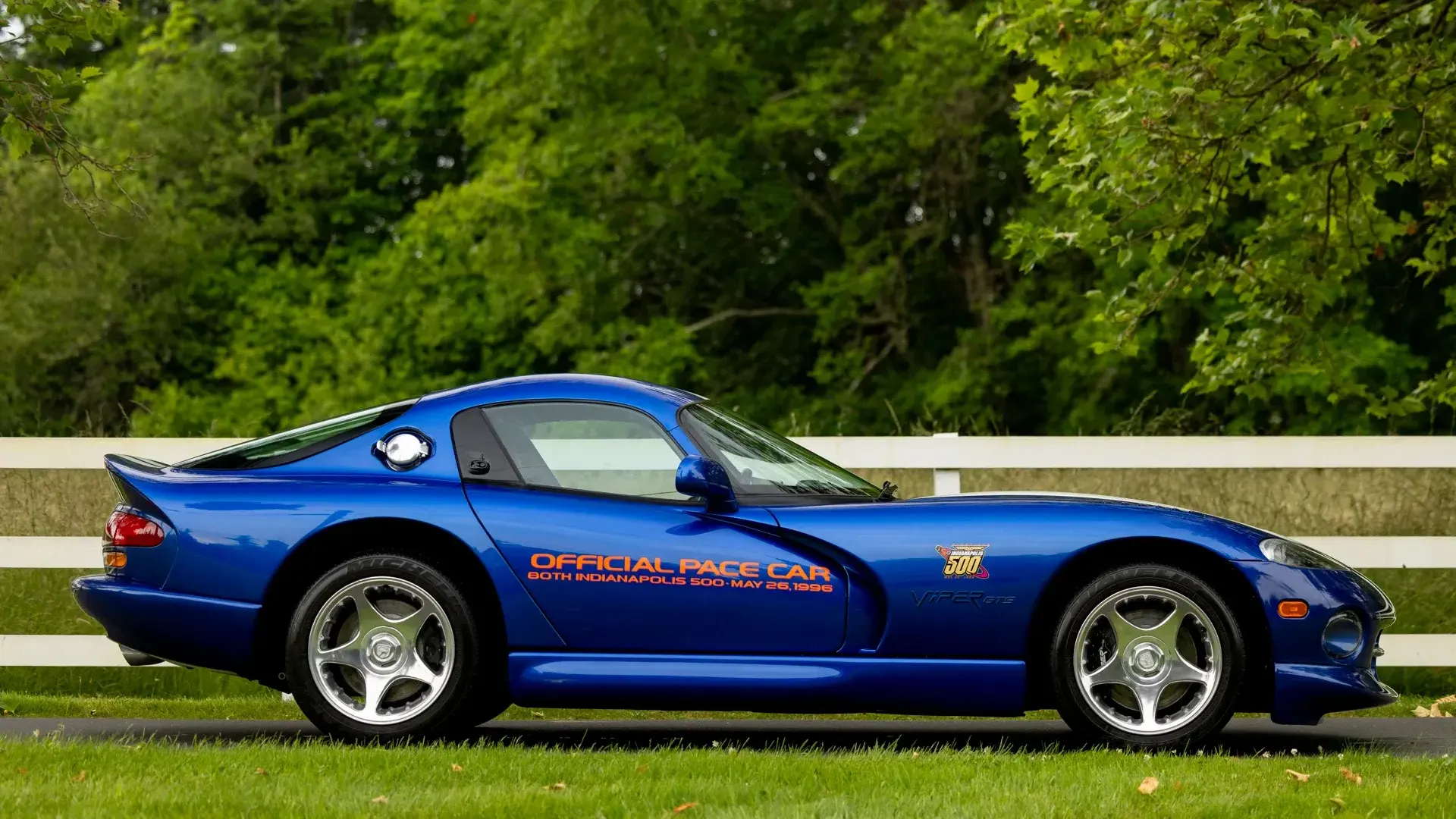 1996-Dodge-Viper-GTS