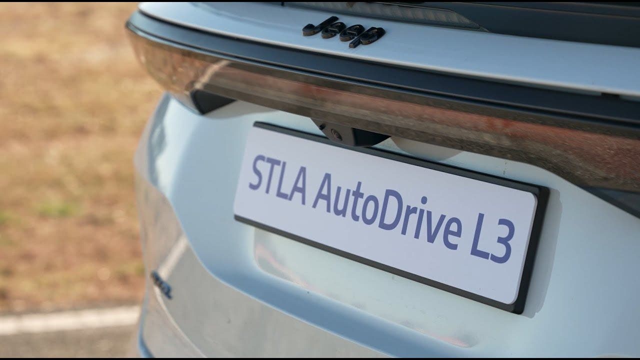 Stellantis Drive Stellantis dice stop per il momento alla guida autonoma - ClubAlfa.it