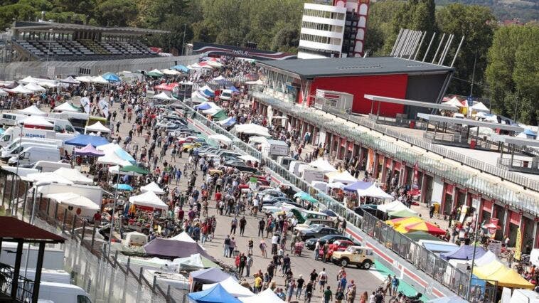 Auto storiche mostra scambio