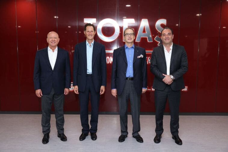 Antonio Filosa e John Elkann
