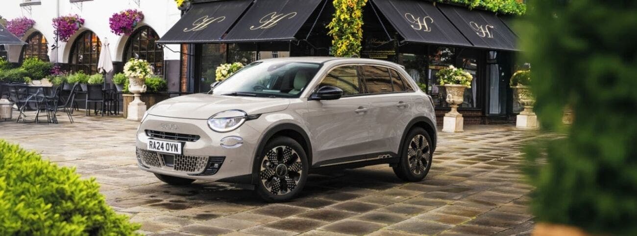 Fiat 600 Hybrid crema cappuccino