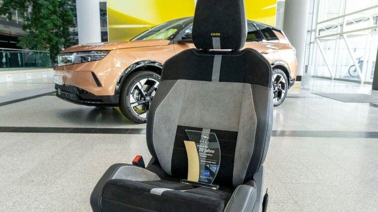 Opel sedili