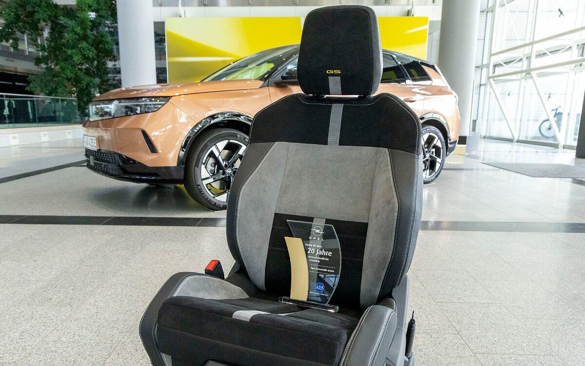 Opel sedili