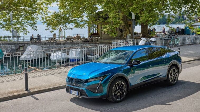 Peugeot E-408