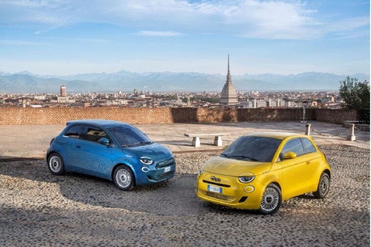 Stellantis al salone di Torino con Fiat 500 ibrida