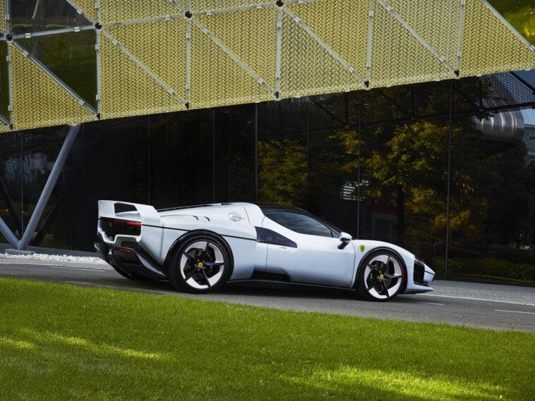 Ferrari SC40