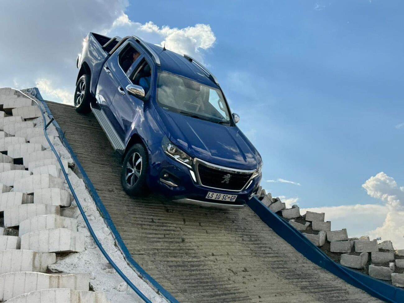 peugeot landtrek