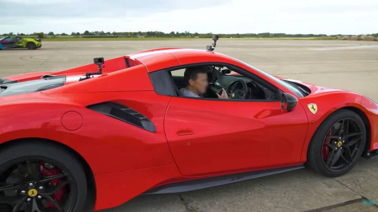 Drag race Ferrari McLaren
