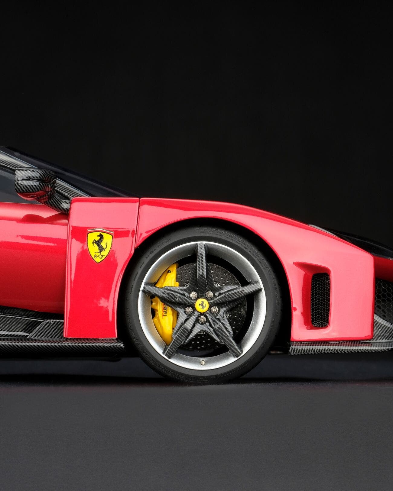 Ferrari F80 scala 1:18