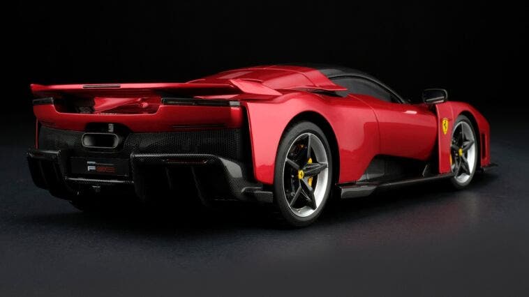 Ferrari F80 scala 1:18