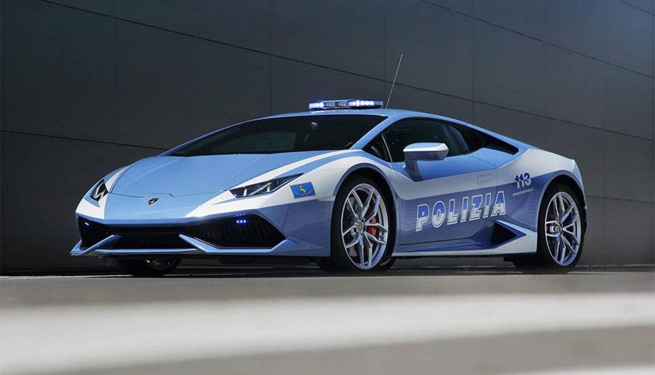 Lamborghini polizia drag race