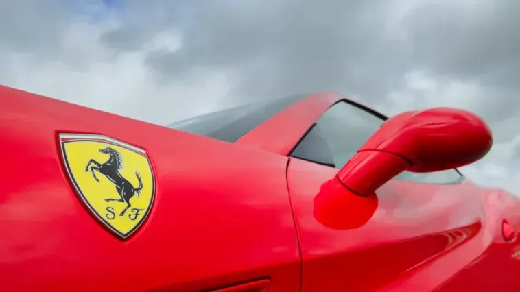 ferrari dettaglio