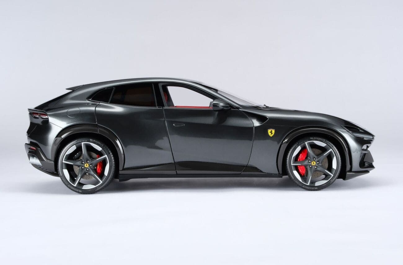 Ferrari Purosangue in scala
