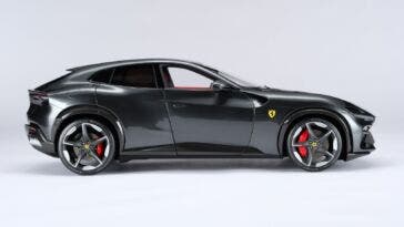 Ferrari Purosangue in scala
