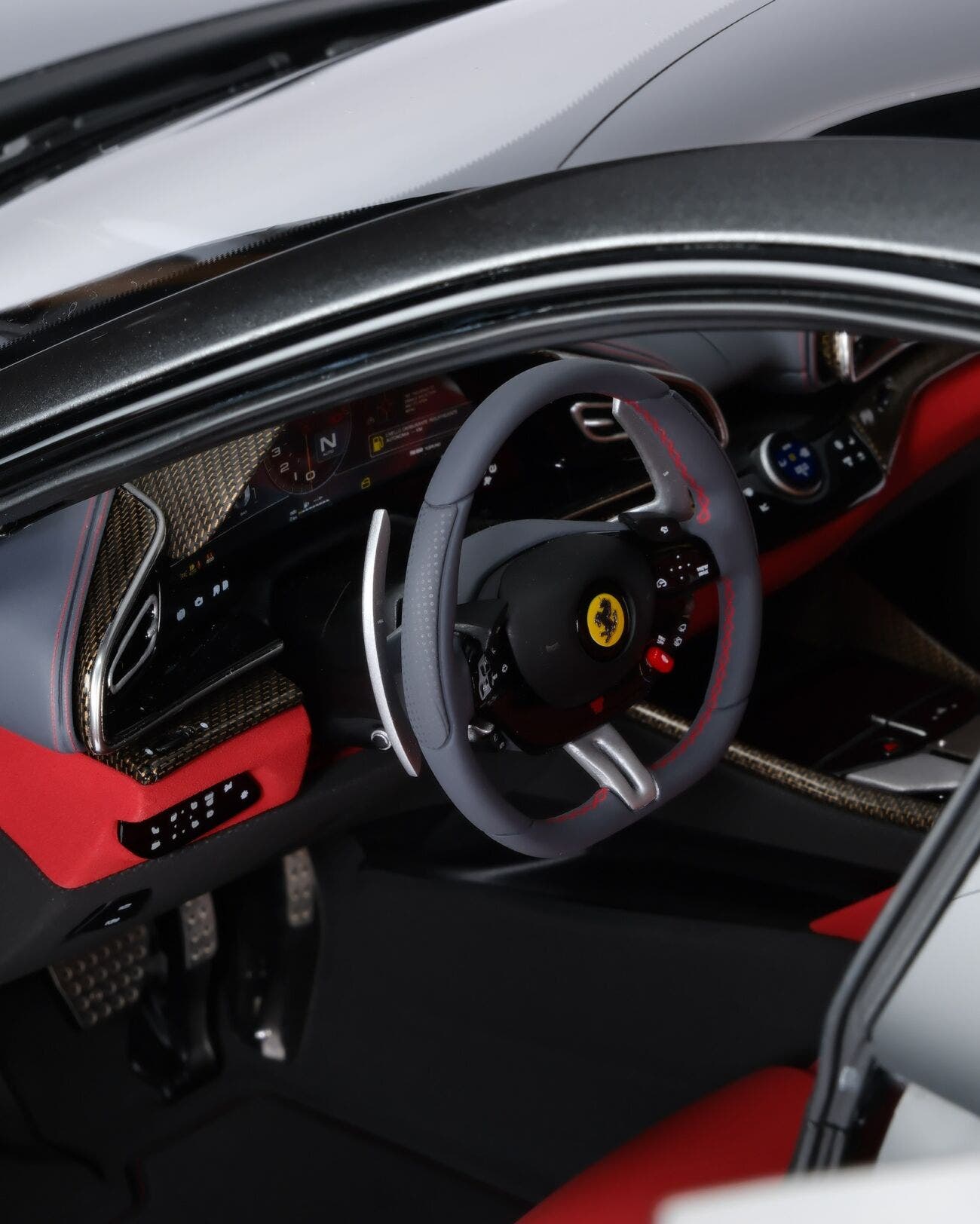 Ferrari Purosangue in scala