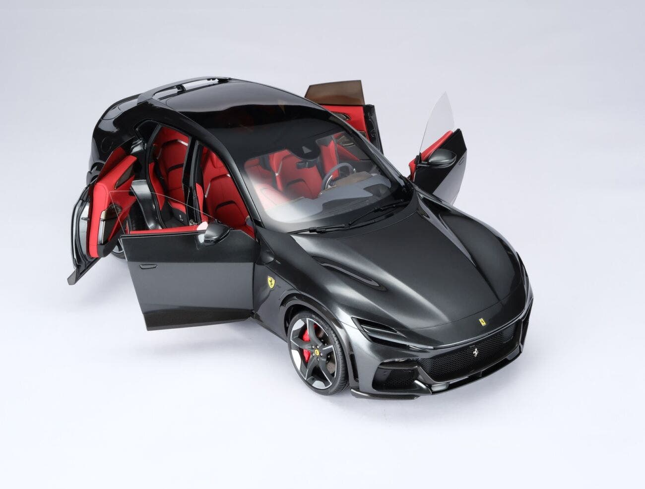 Ferrari Purosangue in scala