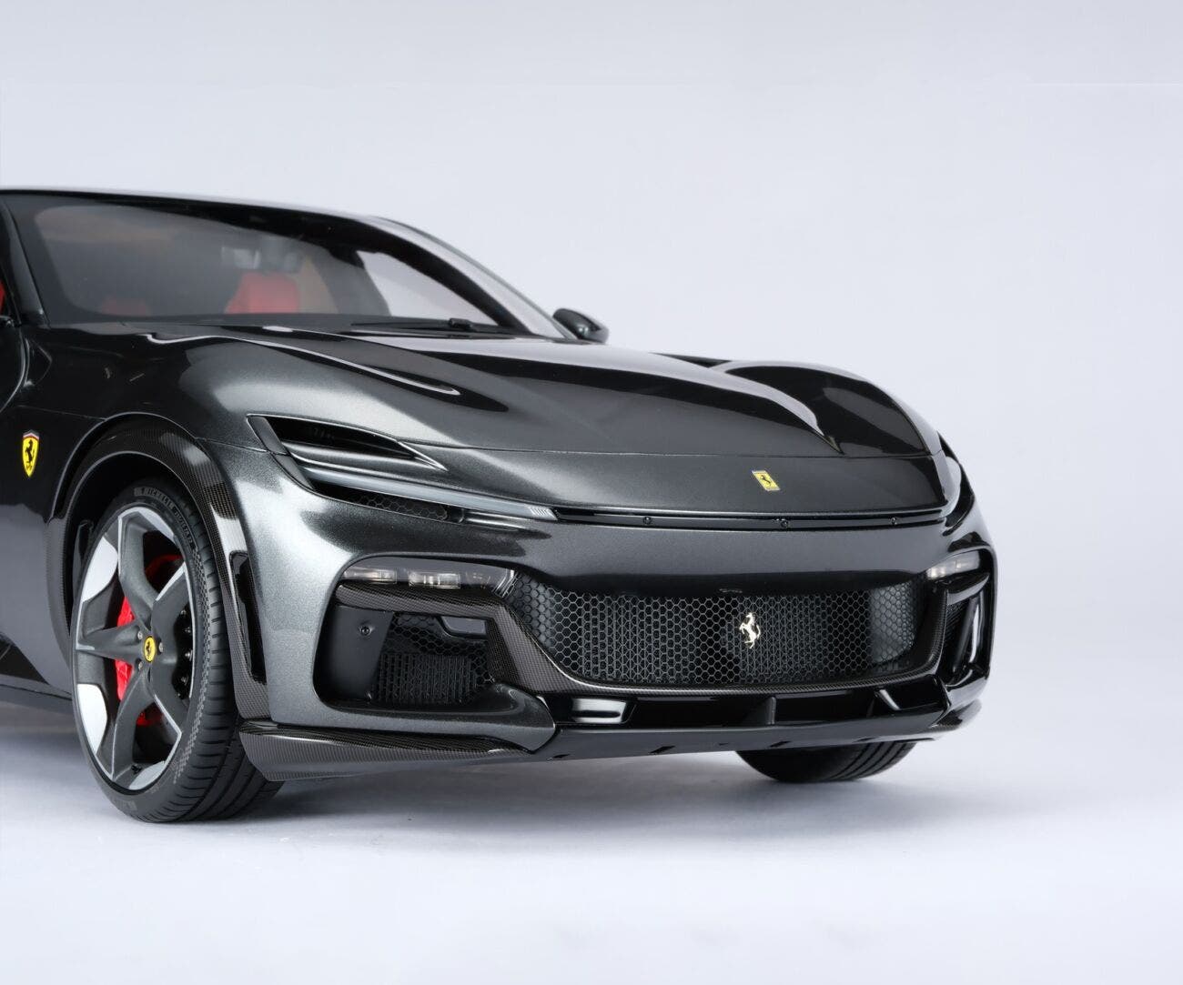 Ferrari Purosangue in scala