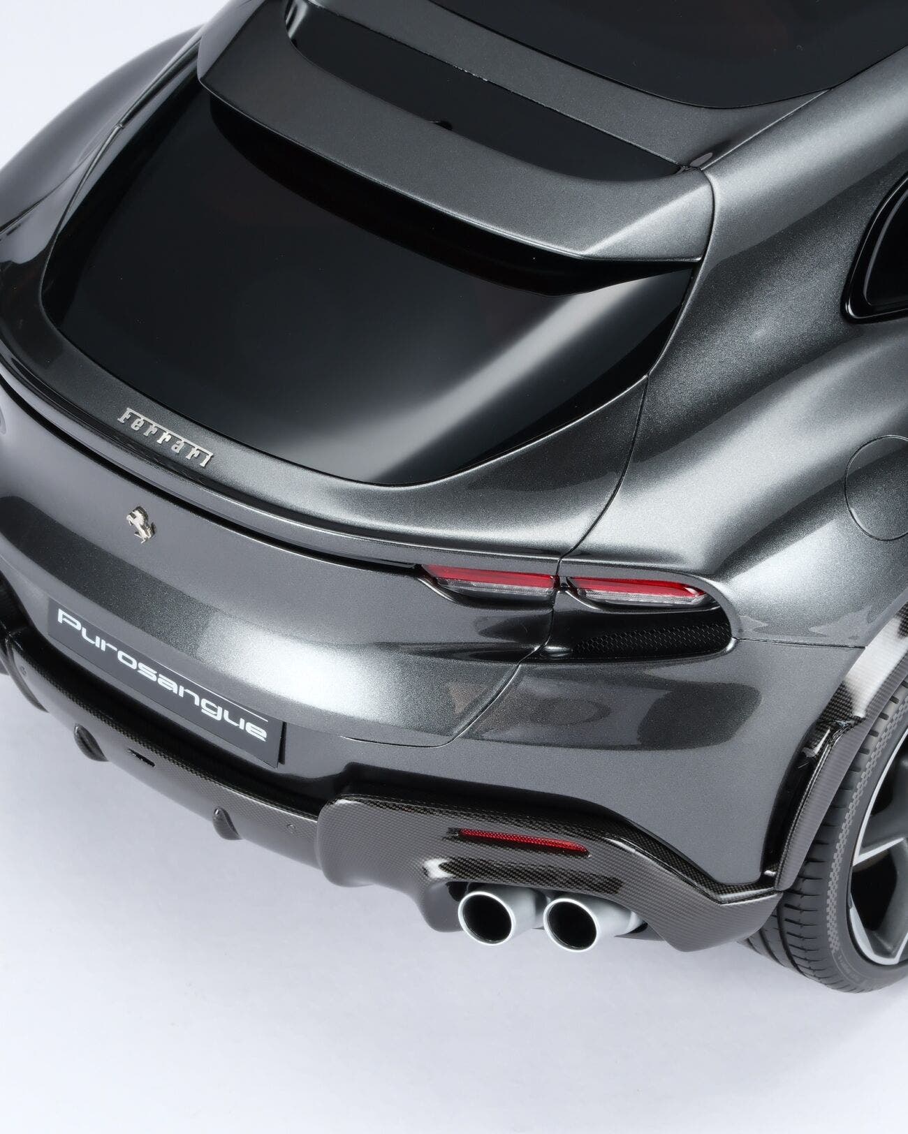 Ferrari Purosangue in scala