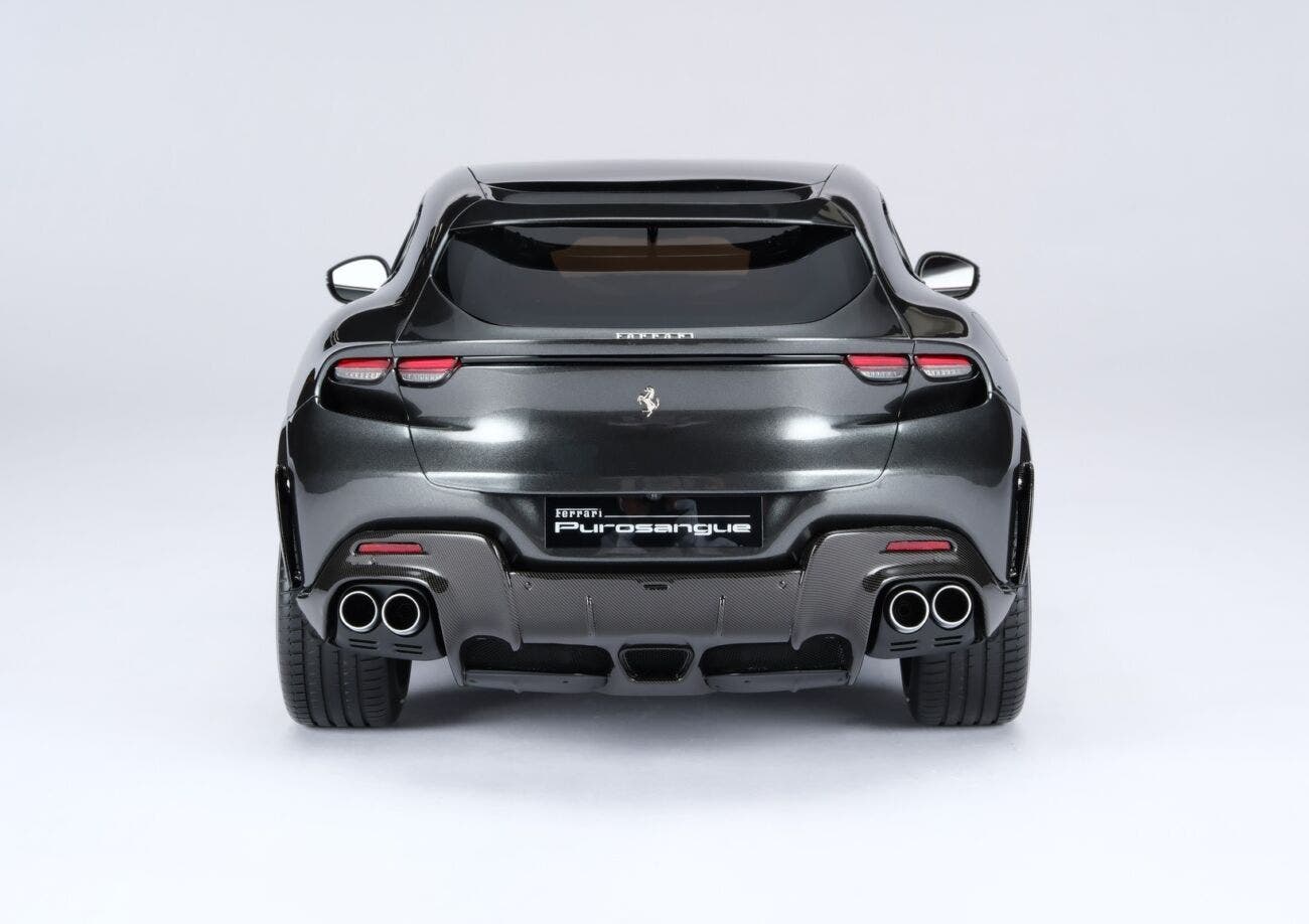 Ferrari Purosangue in scala