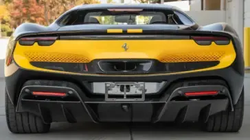 Ferrari 296 GTB assetto fiorano