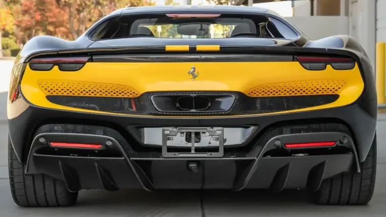 Ferrari 296 GTB assetto fiorano