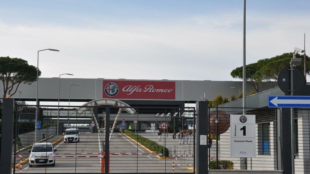 Stellantis, allarme Cassino: solo 6.700 auto prodotte nel 2026 e nuovi stop alle linee